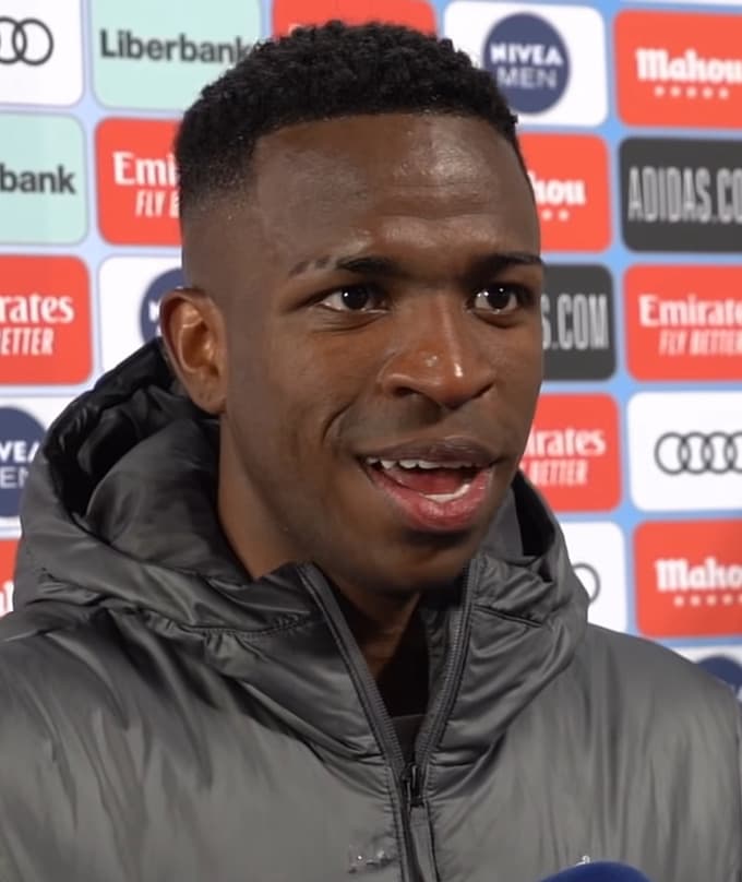 Vinícius Júnior con la camiseta del Real Madrid en una entrevista de postpartido